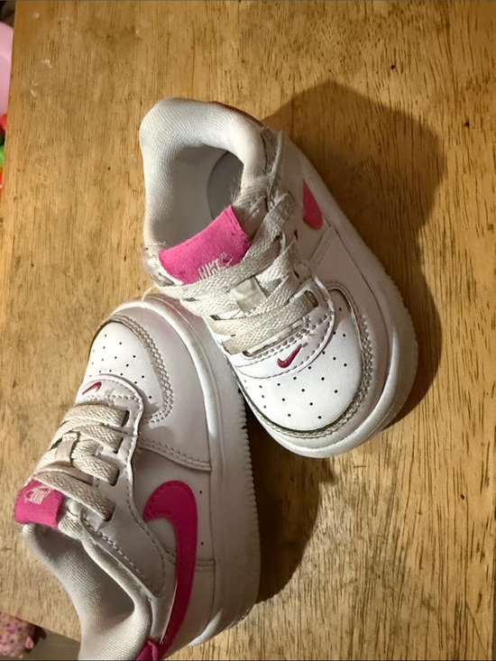 Nike Other - Nike Kids White Sneakers with Pink Swoosh